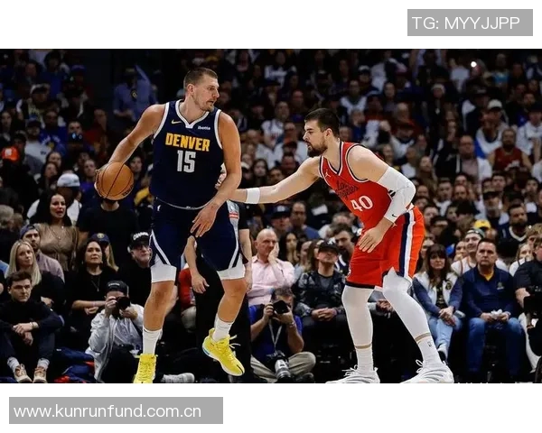 小卡强调进攻战术执行力与防守协作的重要性以提升球队整体表现