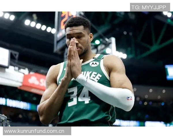 比尔西蒙斯:字母哥在雄鹿的总冠军追逐之路仍显不足 比尔西蒙斯:字母哥在雄鹿的总冠军追逐之路仍显不足