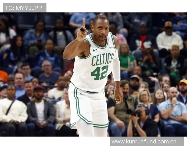 科尔分享二阵容控球策略强调多名控球手与霍福德的独特优势