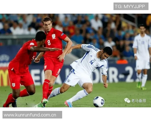 PFA特别贡献奖颁给埃利奥特以表彰其在U21欧洲杯中的卓越表现 PFA特别贡献奖颁给埃利奥特以表彰其在U21欧洲杯中的卓越表现