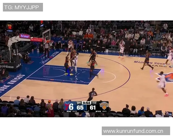 埃奇库姆倒地抢断展现速度76人迅速暂停保护球权